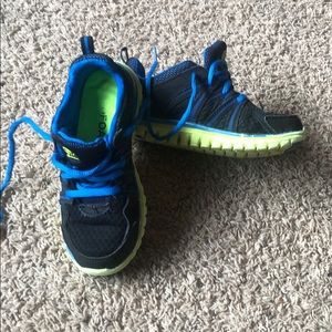 🛍 Champion brand boys sneakers🛍 2 for $5